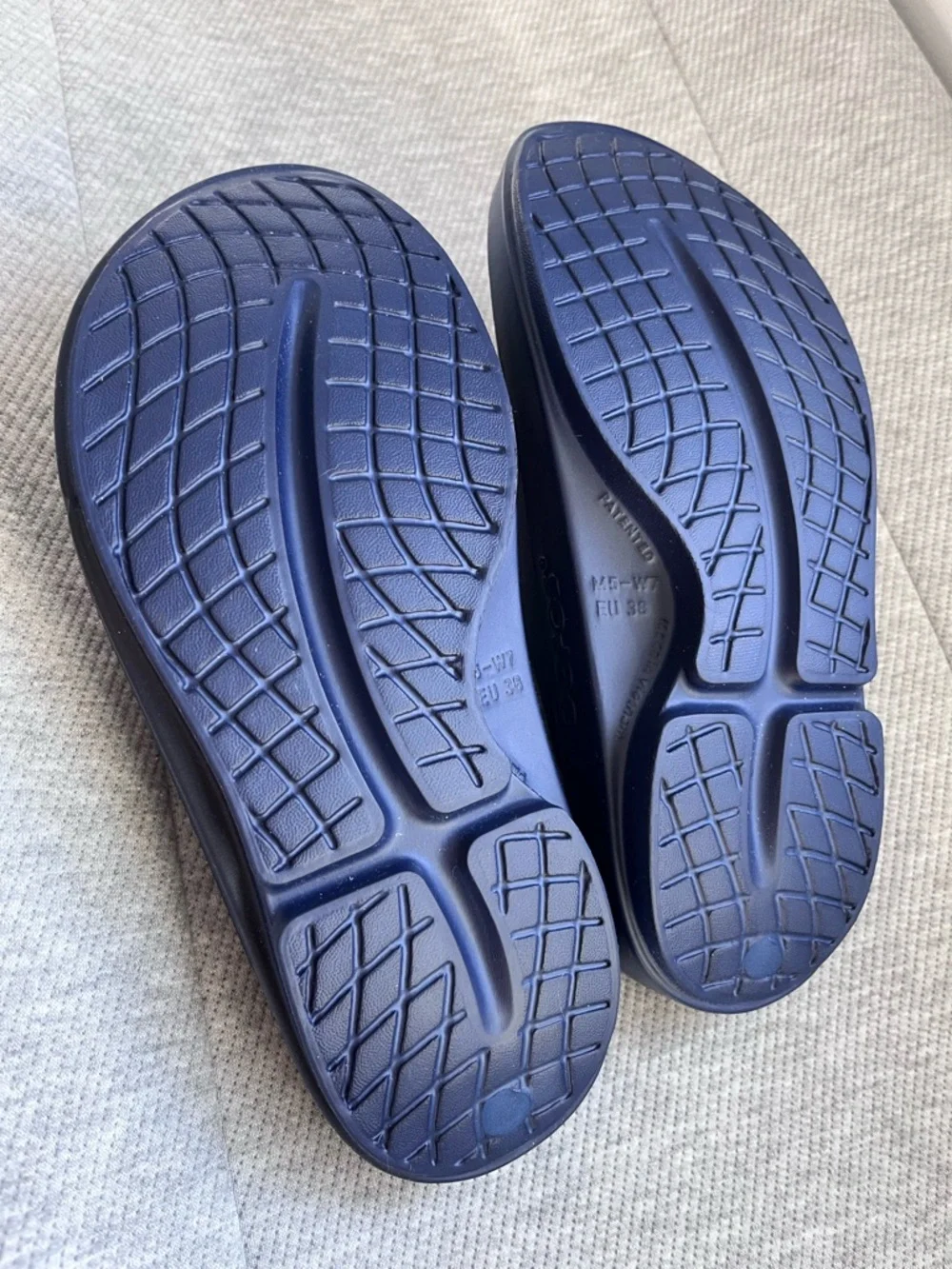 OOFOS Navy Blue Slide Sandals - women’s 7 - Picture 2 of 3